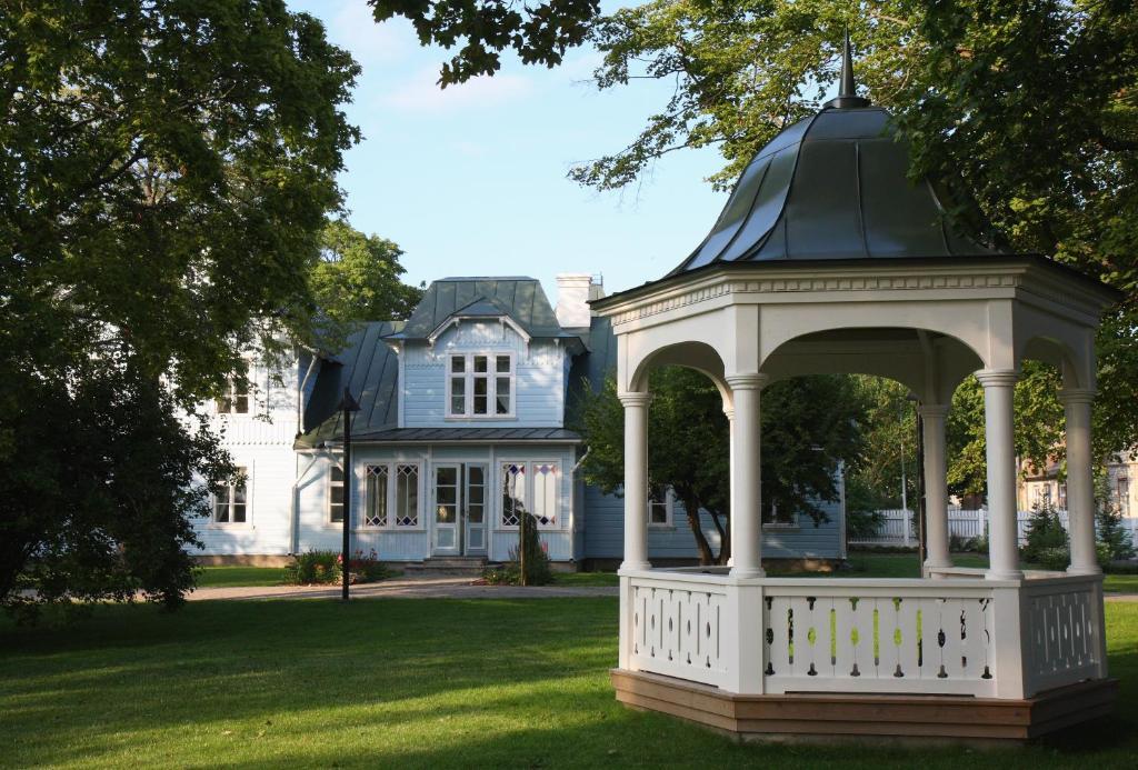 Lahe Guesthouse Хаапсалу Екстериор снимка